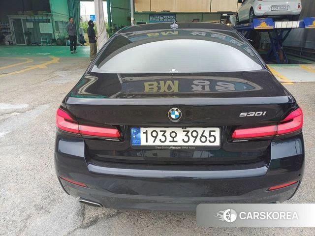 BMW 5 Series (G30) 2023 Черный из Кореи, фото 2
