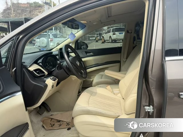 Buick GL8 2023 Коричневый из Китая, фото 5