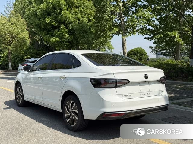 Volkswagen Lavida 2024 Белый из Китая, фото 3