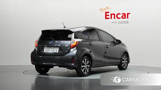 Toyota Prius C id 3867080 из Кореи 12