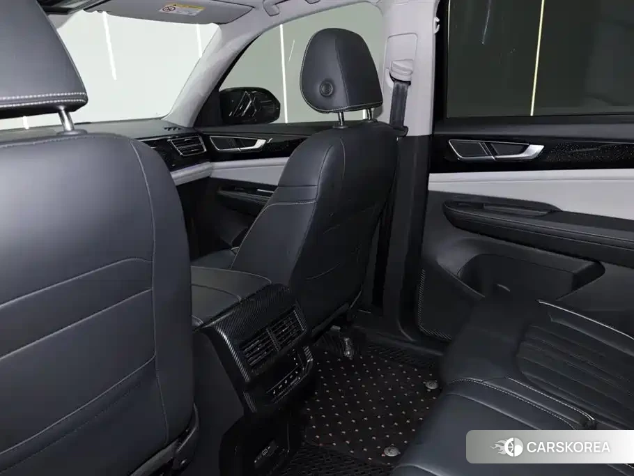 Volkswagen Touareg id 4599557 из Китая 12