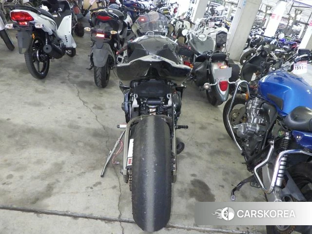 Suzuki GSX-R1000 id 3947219 из Японии 12