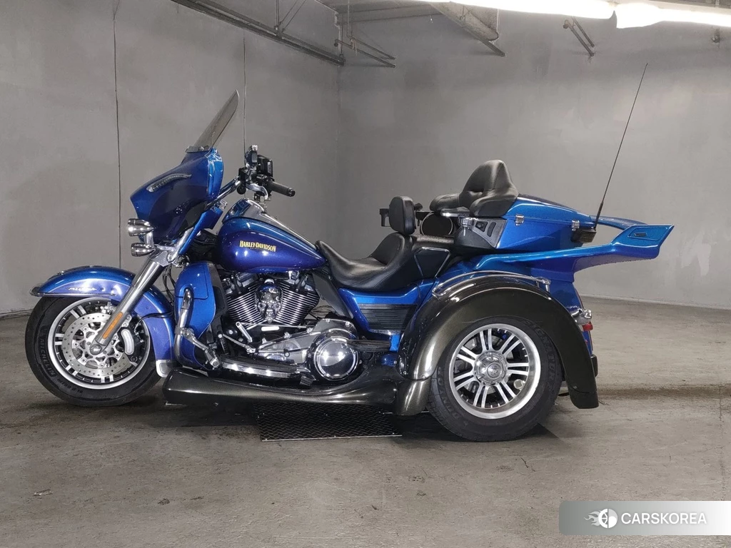 Проданный Harley-Davidson Electra Glide FLHTCUTG1750 2017 из Японии, фото 2