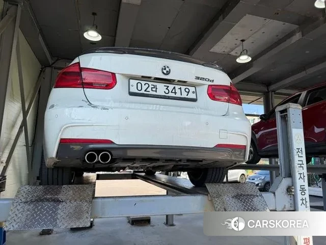BMW 3 Series (F30) 2018 Белый из Кореи, фото 2