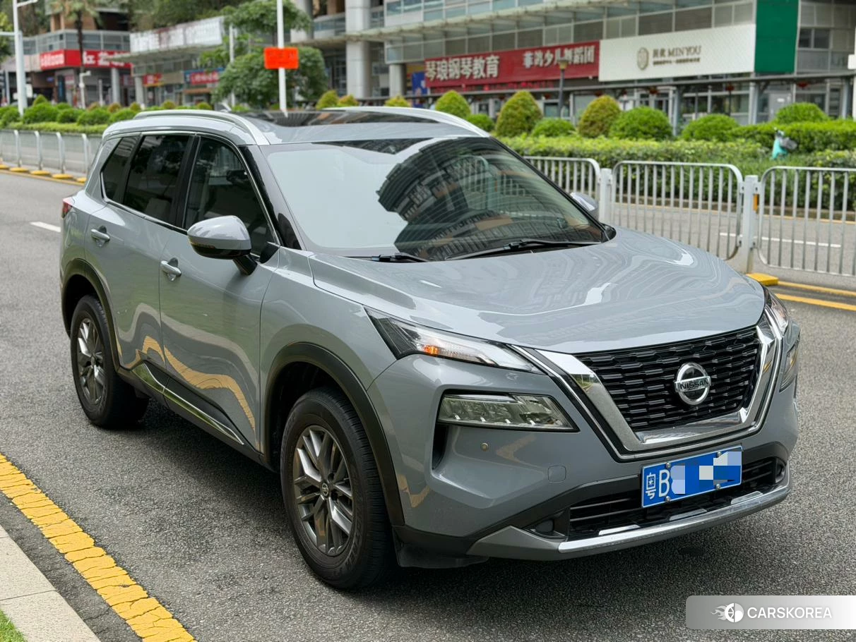 Nissan Qijun 2021 Темно-серый из Китая, фото 3