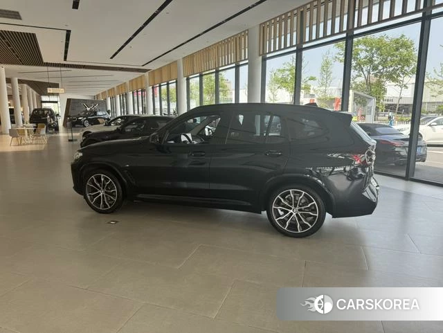 BMW X3 2023 Черный из Китая, фото 2