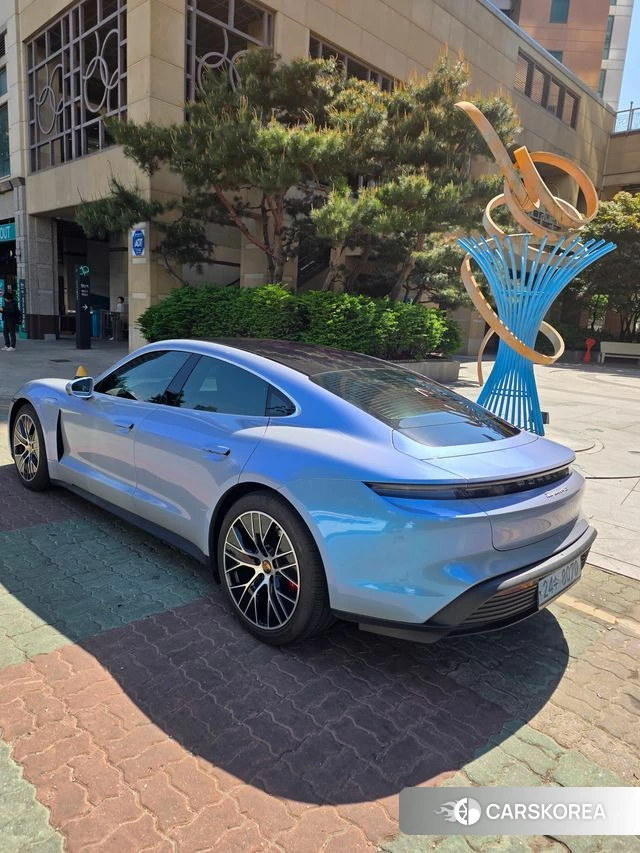 Porsche Taycan 2021 Белый из Кореи, фото 2