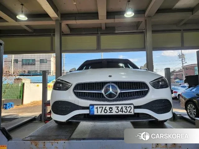 Mercedes-Benz C-Class W206 2023 Белый из Кореи, фото 2