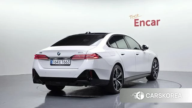 BMW 5 Series (G60) id 4649622 из Кореи 12