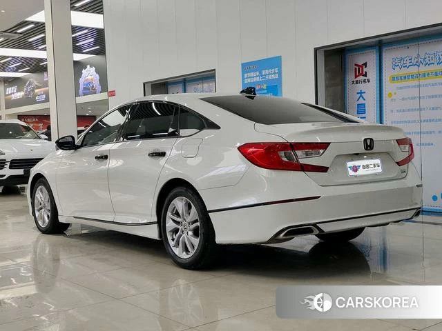 Honda Accord 2021 Белый из Китая, фото 2