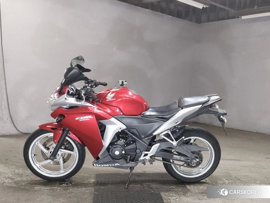 Проданный Honda CBR250R 2011 из Японии, фото 2