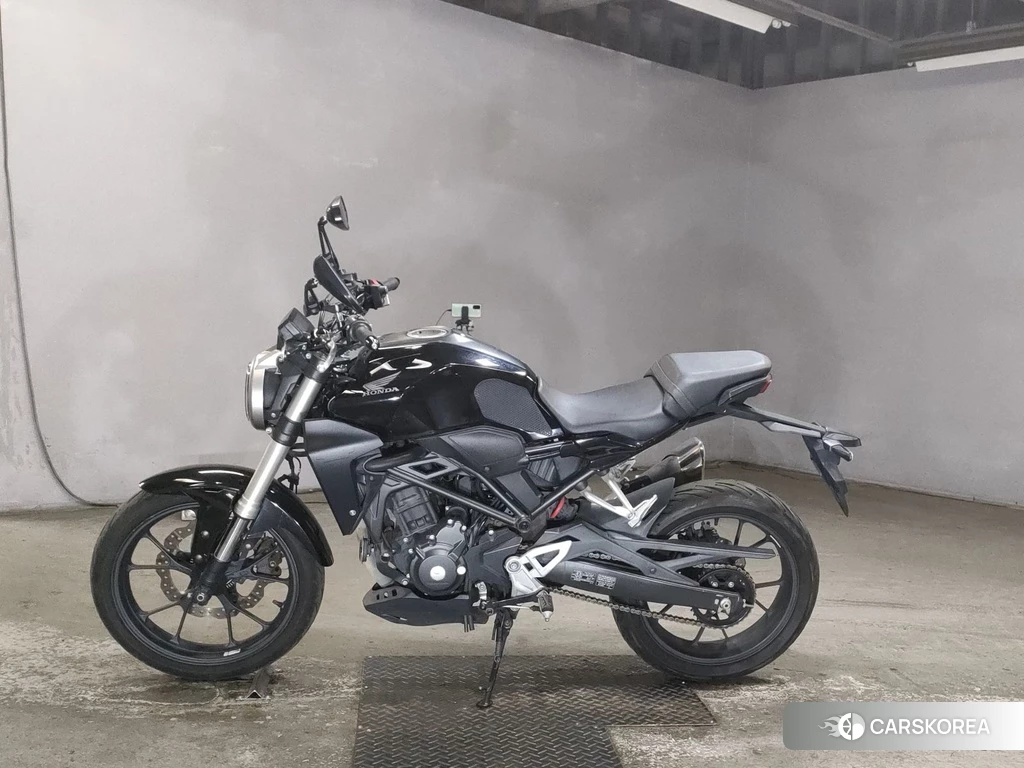 Проданный Honda CB250R 2018 из Японии