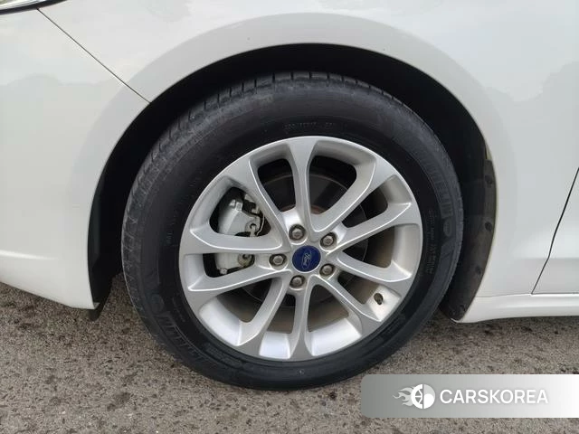 Ford Mondeo 2021 Белый из Китая, фото 6