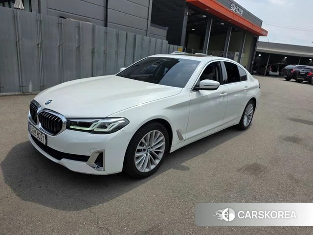BMW 5 Series (G30) 2021 Белый из Кореи, фото 4
