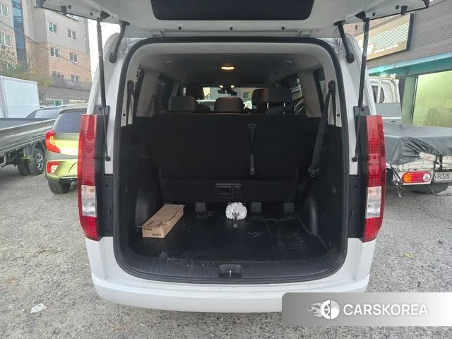 Hyundai Staria 2022 Белый из Кореи, фото 3