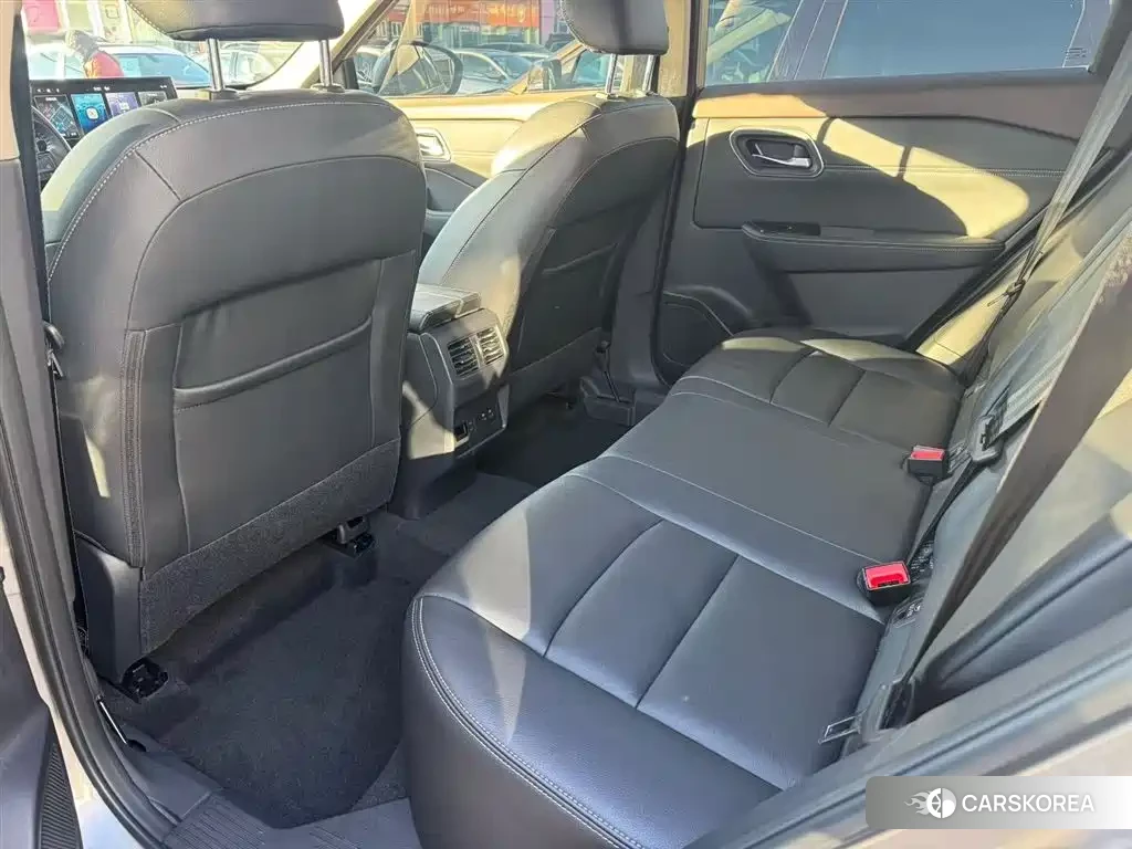 Nissan X-Trail 2024 Silver/gray из Китая, фото 2