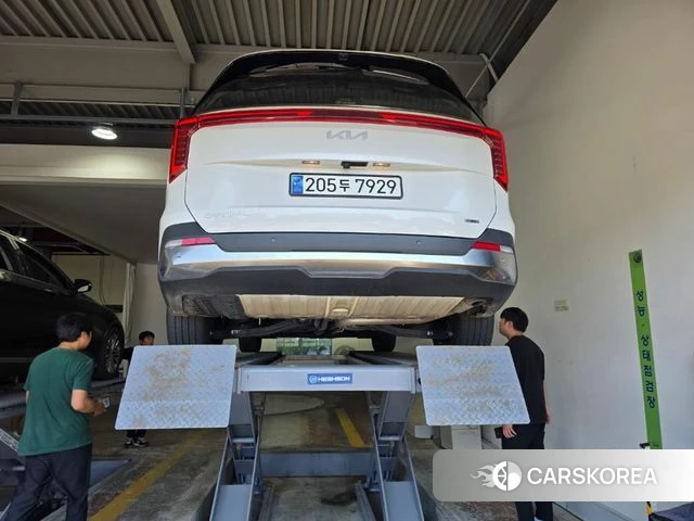 Kia The New Carnival 4th Generation 2024 Белый из Кореи, фото 2