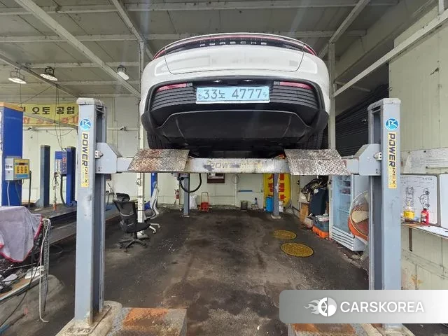 Porsche Taycan 2022 Белый из Кореи, фото 2