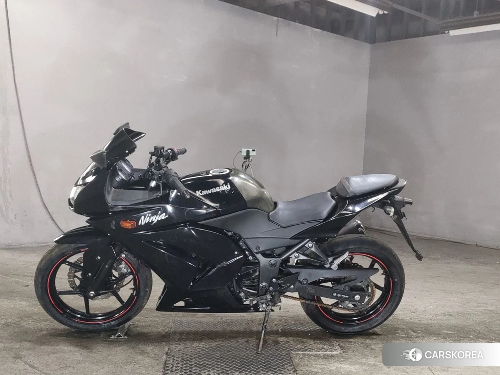 Проданный Kawasaki NINJA 250R id 4161769 из Японии, фото 2