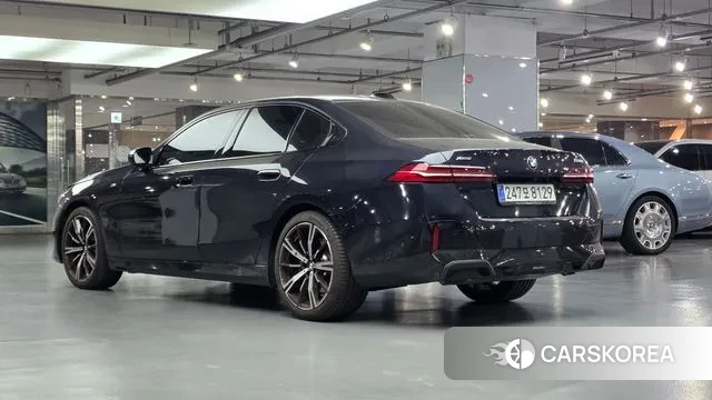 BMW 5 Series (G60) id 3382772 из Кореи 7