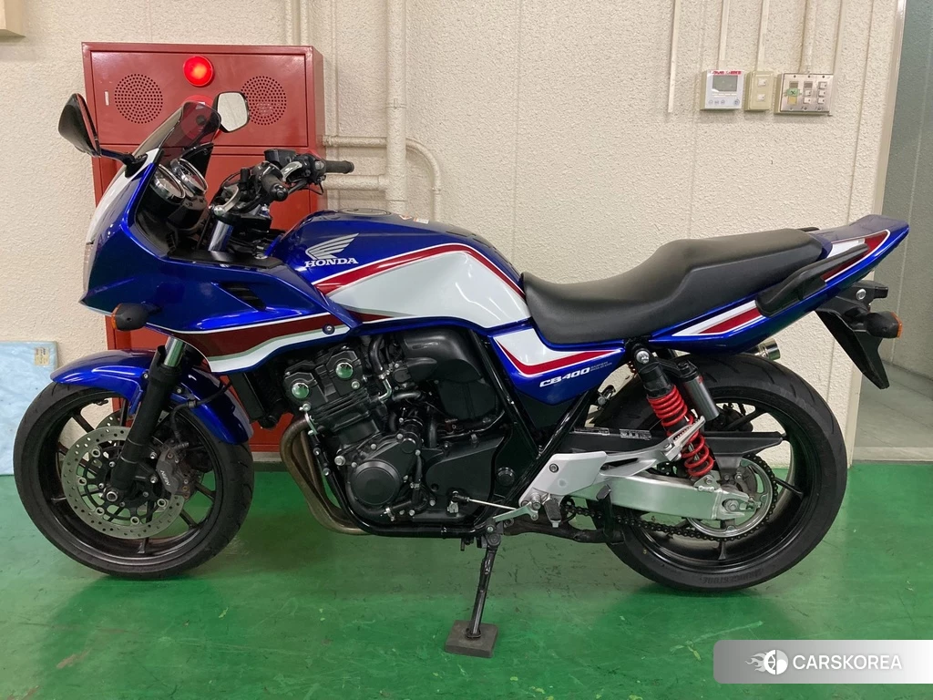 Проданный Honda CB400SF BOLDOR ABS 2019 из Японии, фото 2