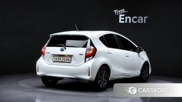 Toyota Prius C id 3912029 из Кореи 12