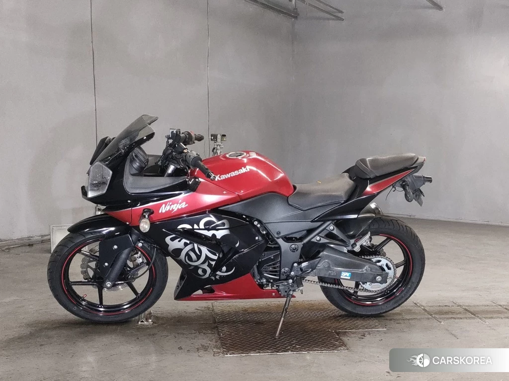 Проданный Kawasaki NINJA 250R 2010 из Японии