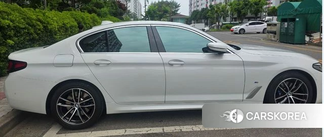 BMW 5 Series (G30) 2023 Белый из Кореи, фото 6