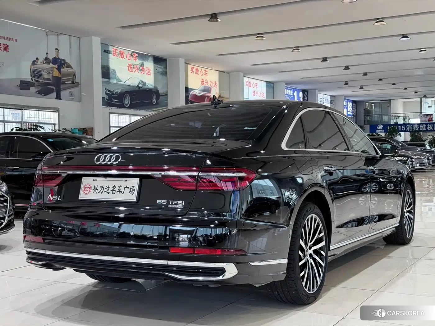 Audi A8 2022 Черный из Китая, фото 2