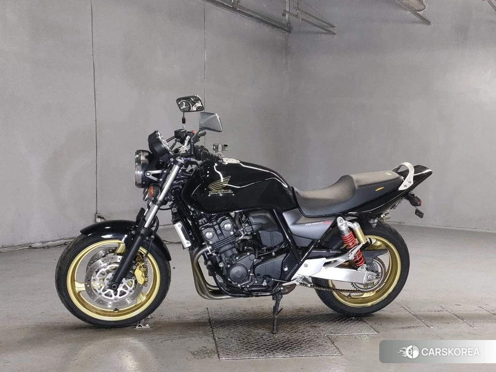 Проданный Honda CB400SF 2012 из Японии, фото 2