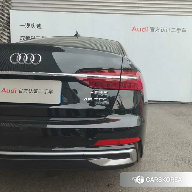 Audi A6L id 4290299 из Китая 9