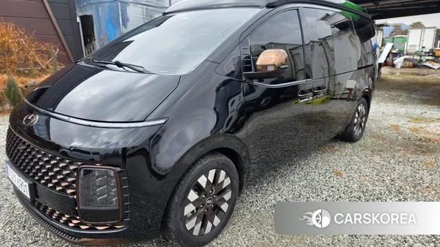 Hyundai Staria 2023 Черный из Кореи, фото 2