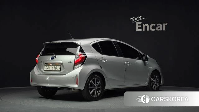 Toyota Prius C id 4403567 из Кореи 12