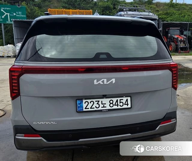 Kia The New Carnival 4th Generation 2024 Серый из Кореи, фото 2