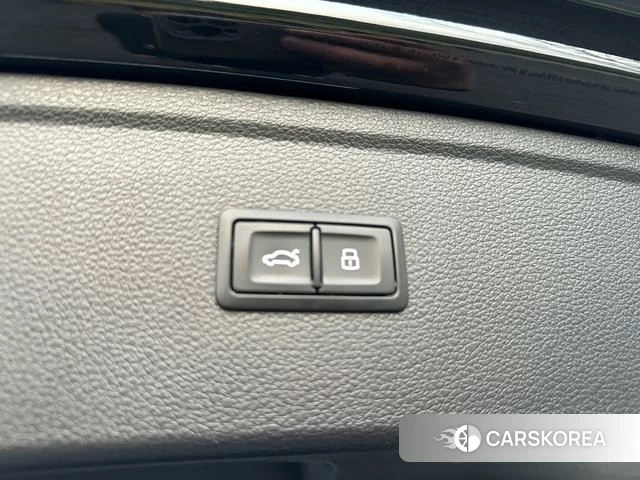 Audi Q5L id 4236312 из Китая 12