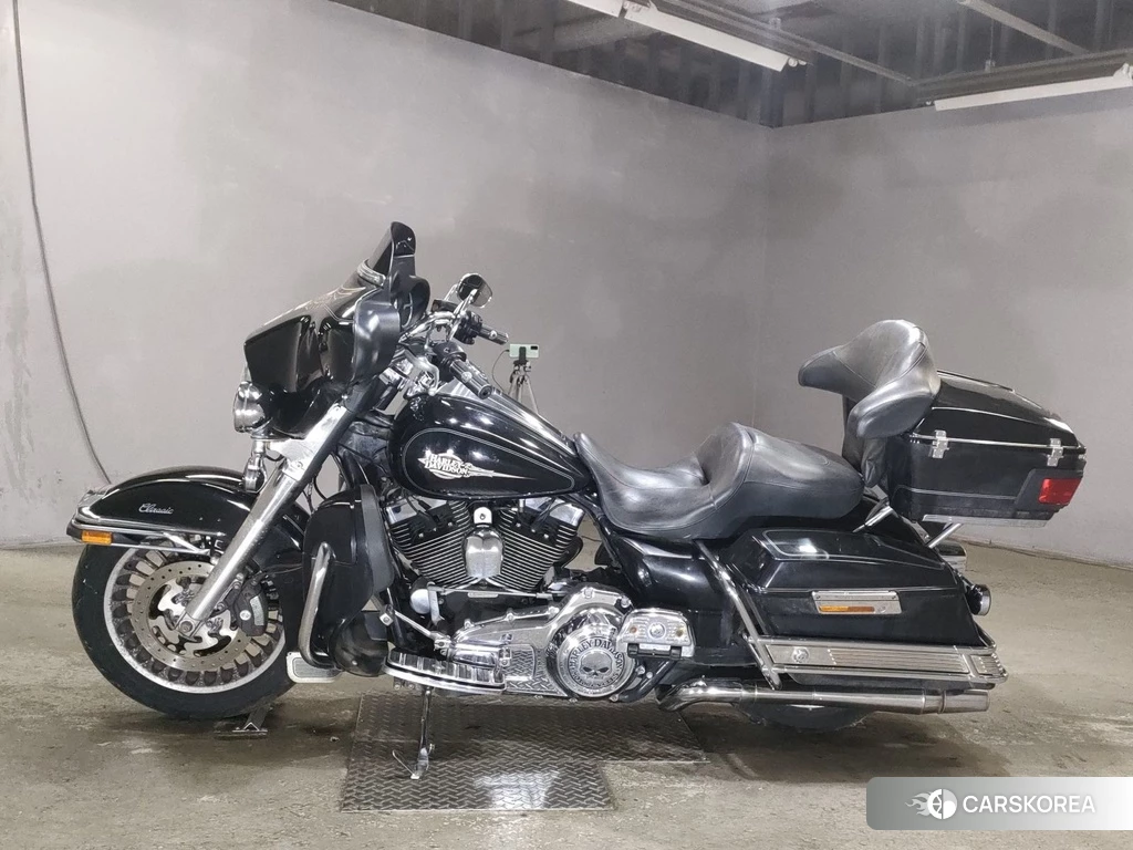 Проданный Harley-Davidson Electra Glide FLHTC1580 2010 из Японии