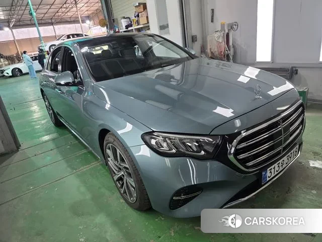 Mercedes-Benz E-Class W214 2025 Цвет галактики из Кореи, фото 6