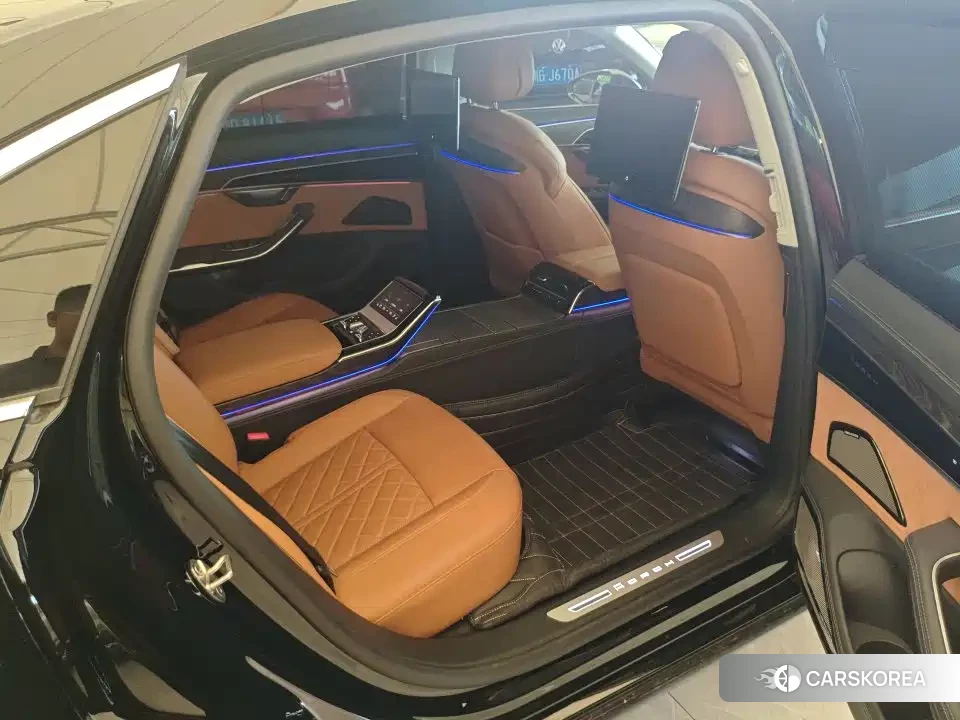 Audi A8 2024 Черный из Китая, фото 2