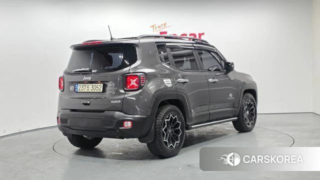 Jeep Renegade id 3713882 из Кореи 12