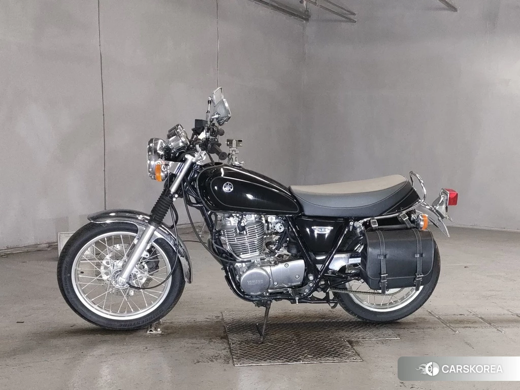 Проданный Yamaha SR 400 2018 из Японии, фото 2
