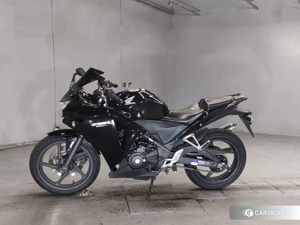 Проданный Honda CBR250R 2013 из Японии