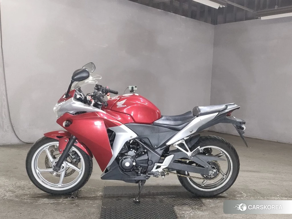 Проданный Honda CBR250R 2011 из Японии