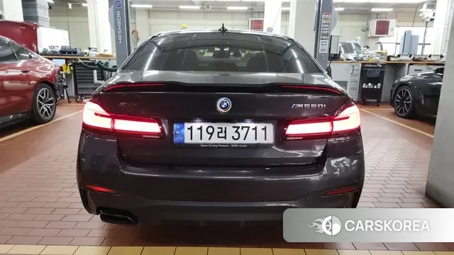 BMW 5 Series (G30) 2022 Серый из Кореи, фото 2