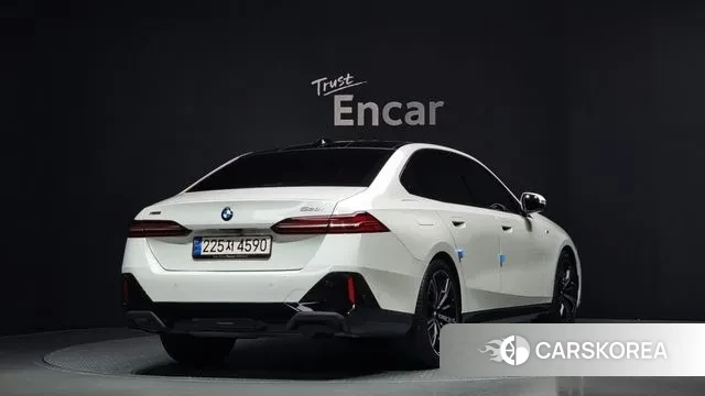 BMW 5 Series (G60) id 2993219 из Кореи 12