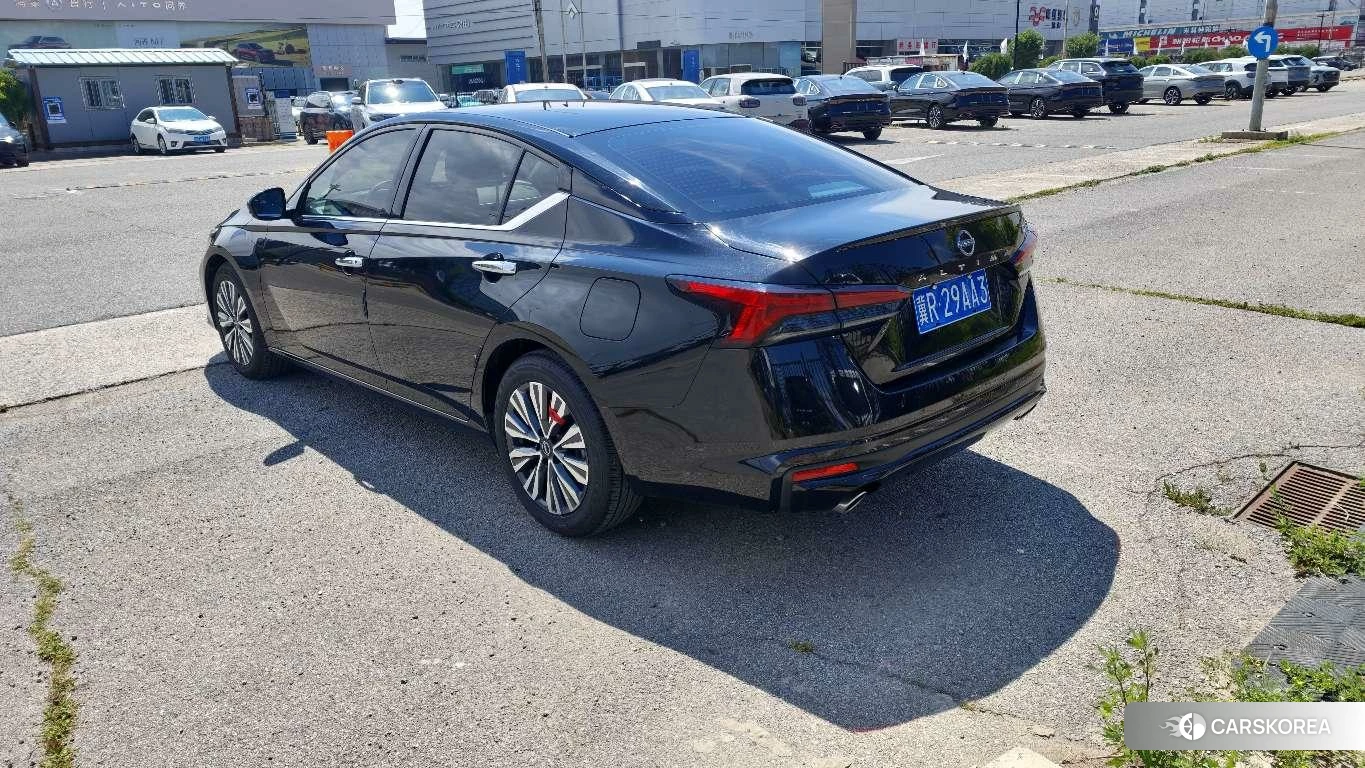 Nissan Teana 2024 Черный из Китая, фото 2