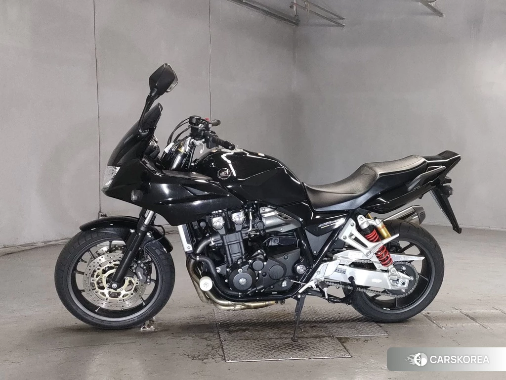 Проданный Honda CB1300SF BOLDOR 2014 из Японии