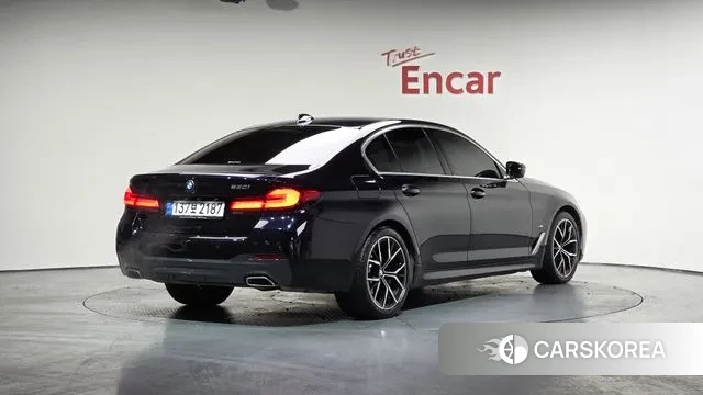 BMW 5 Series (G30) id 3572245 из Кореи 12