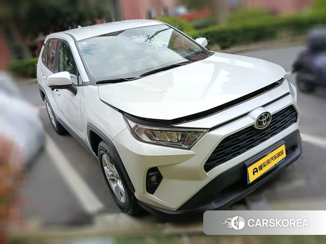 Toyota RAV4 Rongfang 2023 Белый из Китая, фото 2