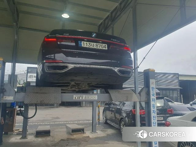 BMW 7 Series (G11) 2021 Черный из Кореи, фото 2