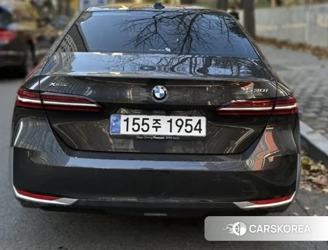 BMW 5 Series (G60) 2024 Серый из Кореи, фото 2